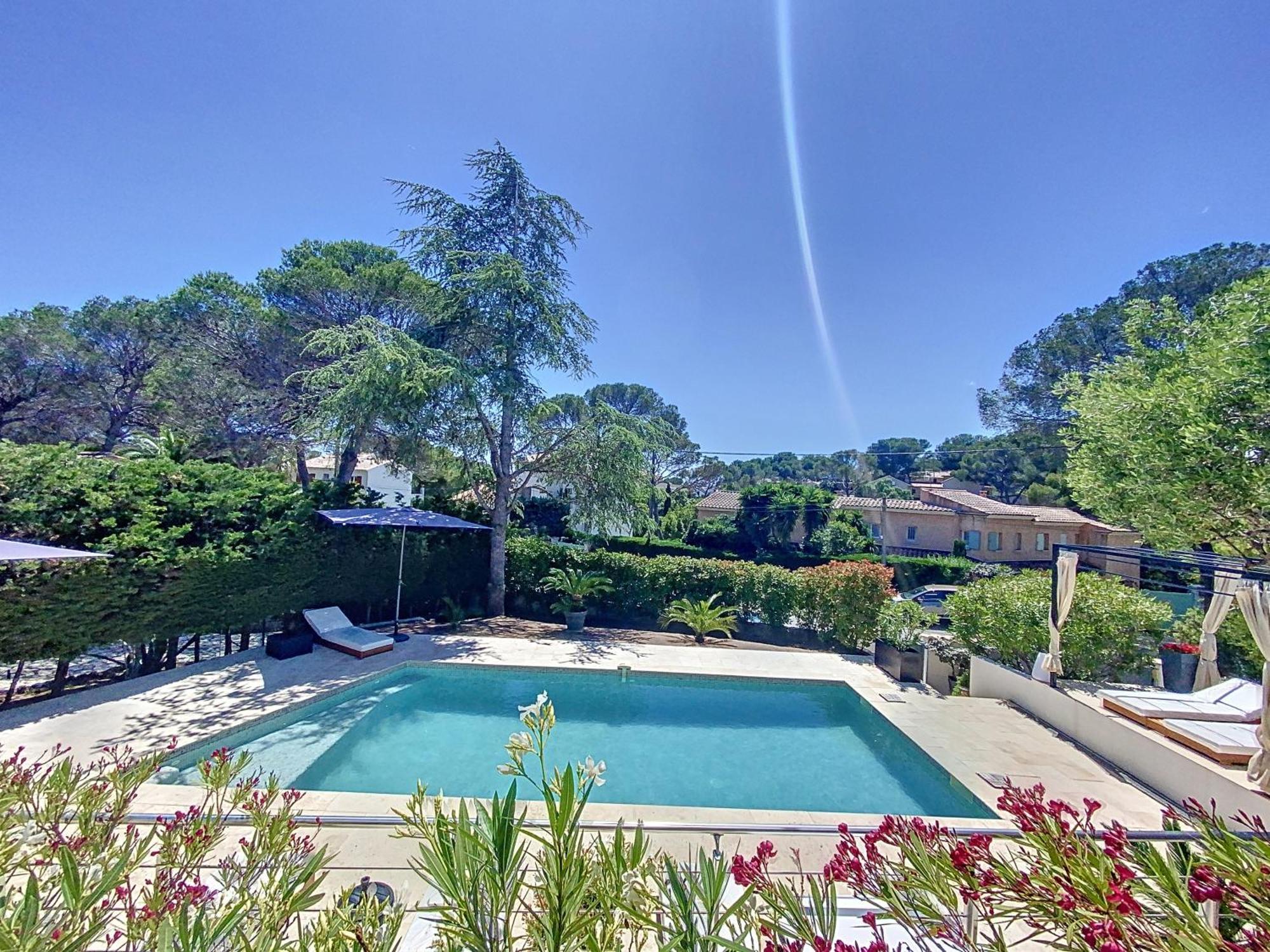 "Les Alizes" Cote Jardin Proche Bord De Mer Saint-Raphaël Buitenkant foto